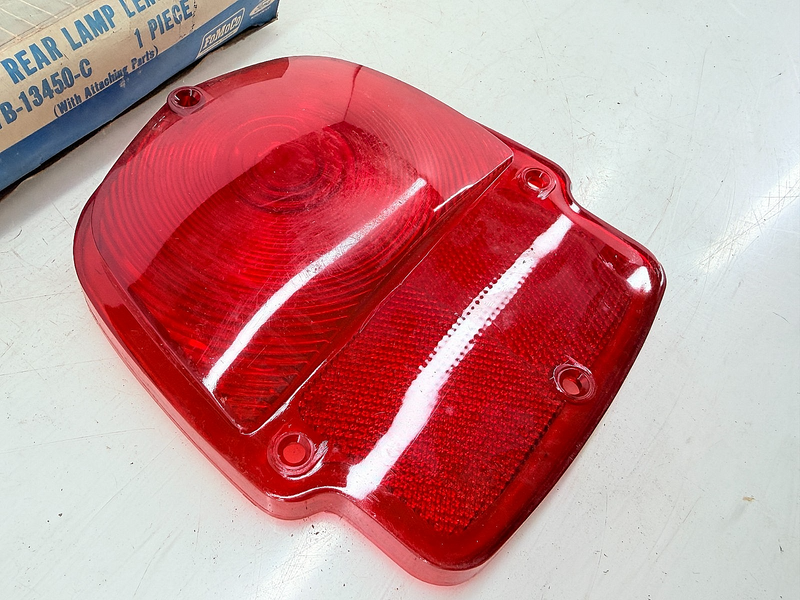 NOS 1961 - 1966 FORD F100 F250 F350 TRUCKS TAILLIGHT LENS C1TZ-13450-C C73-5