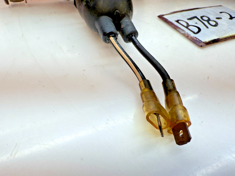 OEM HELLA Amber PAIR Front Parking Turn Signal Light SAE-DP67 BLPo-133 B78-3