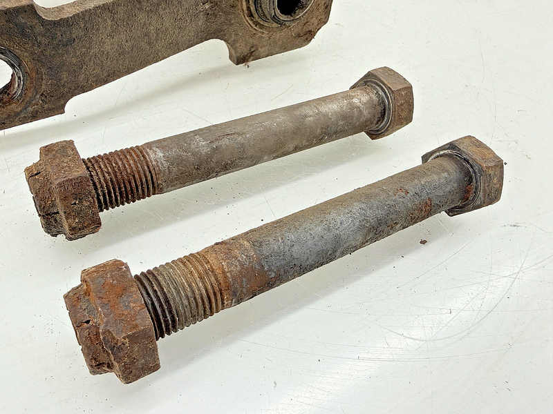 OEM 1957 - 1960 Ford F-100 Rear Spring Shackle Kit B7TZ-5630-A C70-26