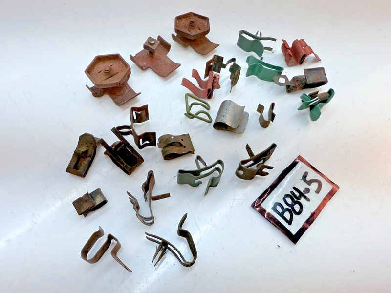 OEM 1967 1968 1969 1970 1971 1974 C3 Corvette Misc Mounts Clips Retainers B84-5