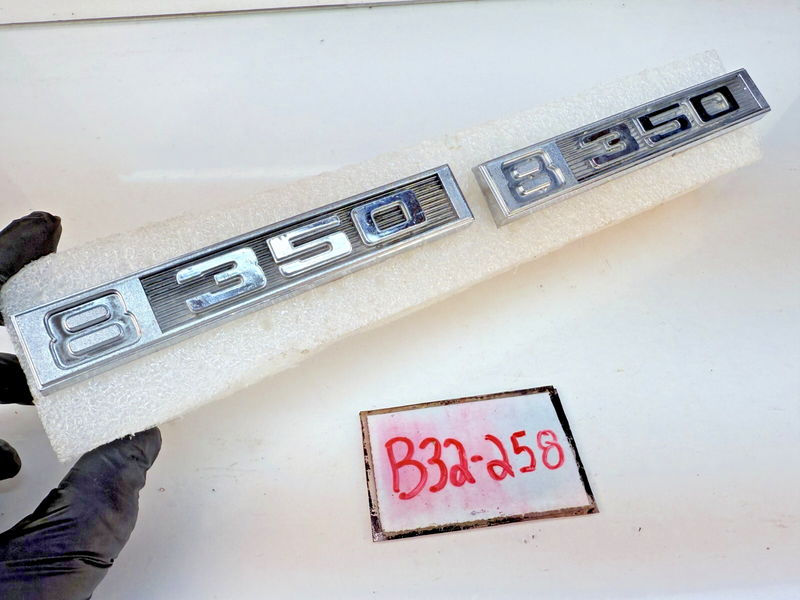 OEM Vintage 1969 - 1972 CHEVY TRUCK PAIR OF 8 350 FENDER EMBLEM 3950926 B32-258