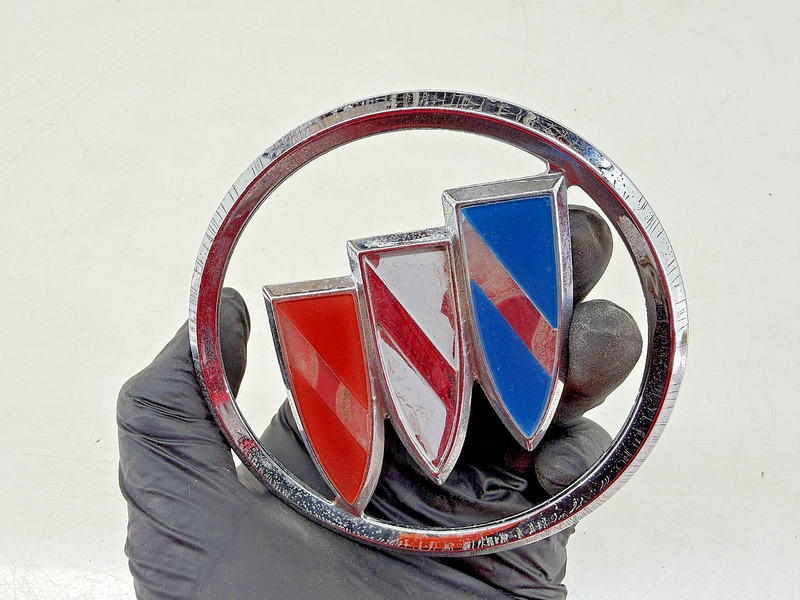 OEM 1987 1988 1989 BUICK SKYHAWK FRONT GRILLE EMBLEM BADGE 25523682 E7-129