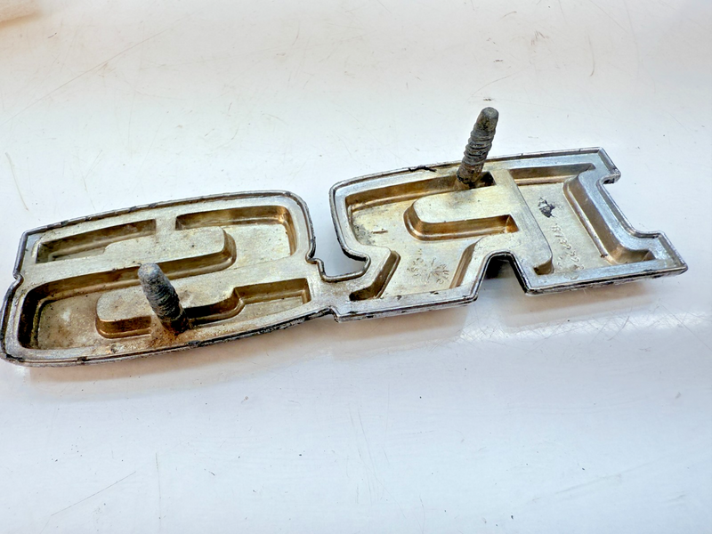 OEM 1967 - 1972 Camaro RS Rear Emblem Generation 1 Rally Sport 8732222 1969 E6-7