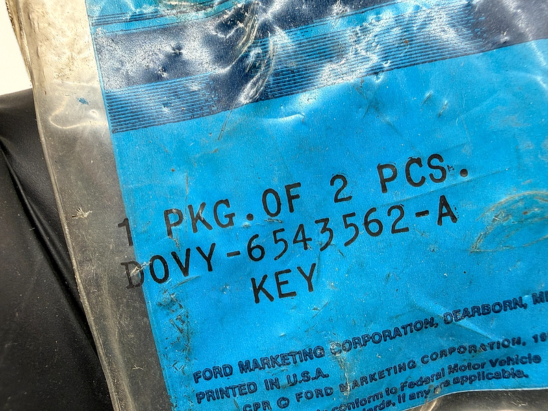 NOS 1966 - 1969 Lincoln Continental Trunk & Glove Box Key D0VY-6543562-A C67-152