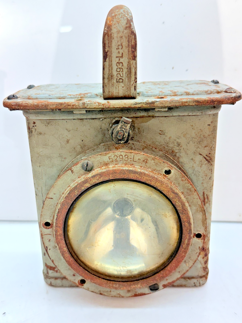 Original WWII Navy Battery Lantern 9-S 5293L Type JR-IS Delta STEAM PUNK B78-19
