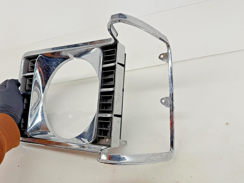 NOS 1975 1976 1977 Ford Grenada Headlamp Bezel D6DB-13064-AC LH C63-12
