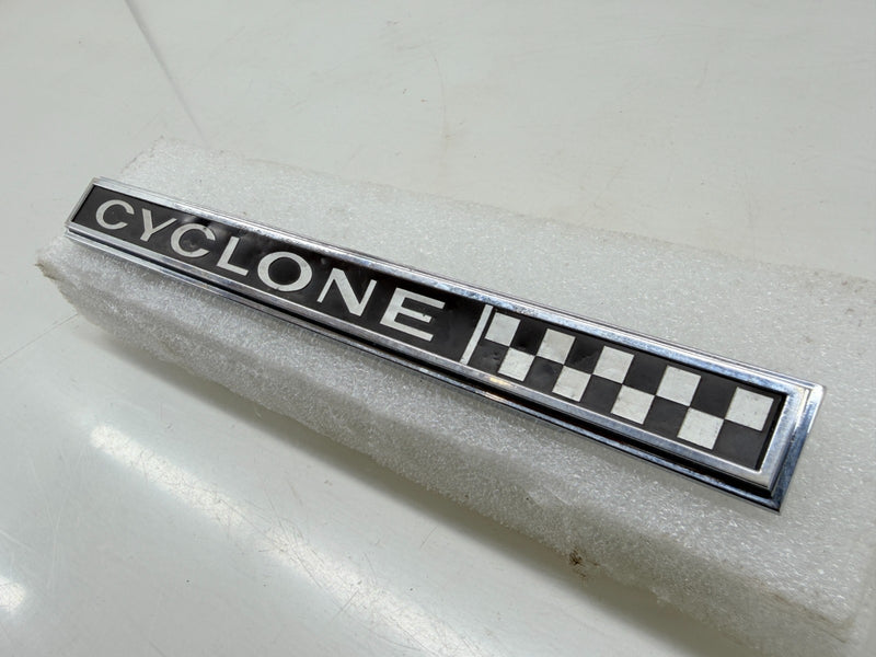 OEM 1967 Mercury Cyclone Fender Emblem C7GB-16B114-5-A E9-89