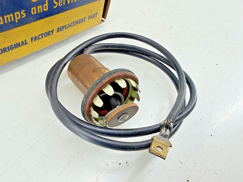 NOS 1958 - 1968 Chevrolet BelAir Impala License Plate Lamp Socket 5946129 C71-65