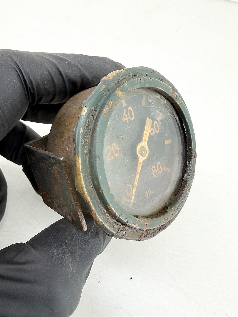 OEM 1940's Ford GPW Jeep Willys MB M38 Oil Pressure Gauge 0-80 PSI WWII C67-112