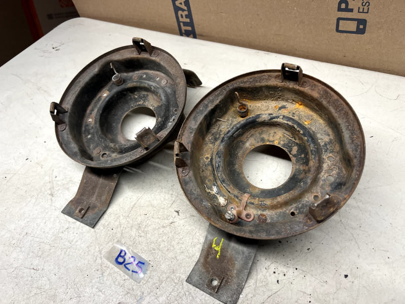 1960 GM Impala BelAir Biscayne Headlight Bucket Mounting Bracket El Camino B25-4