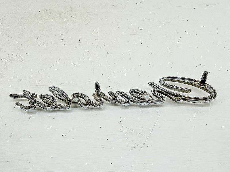 Vintage 1960s CHEVROLET SCRIPT EMBLEM 8.75" LONG E10-27