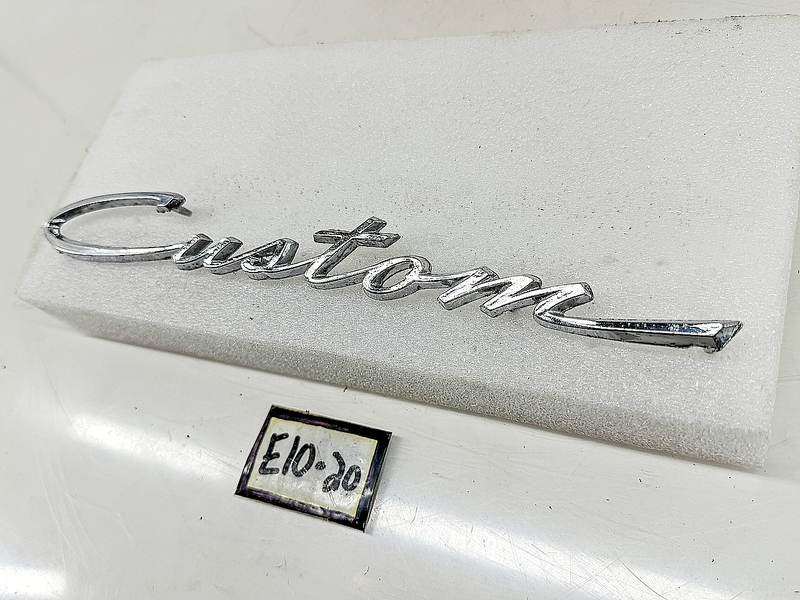 OEM 1964 FORD CUSTOM FENDER SCRIPT EMBLEM C4AB-62291A36-D E10-20