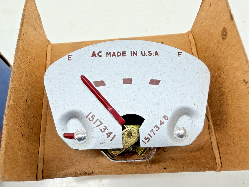 NOS 1949 1950 Chevrolet Styleline Fleetline BelAir Gasoline Gauge 1516931 C70-17