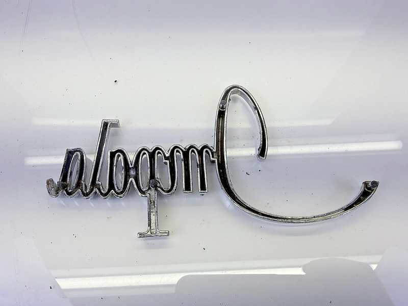 OEM 1968 Chevrolet Impala Front Fender Script Emblem Name Plate 3917489 68 E8-83