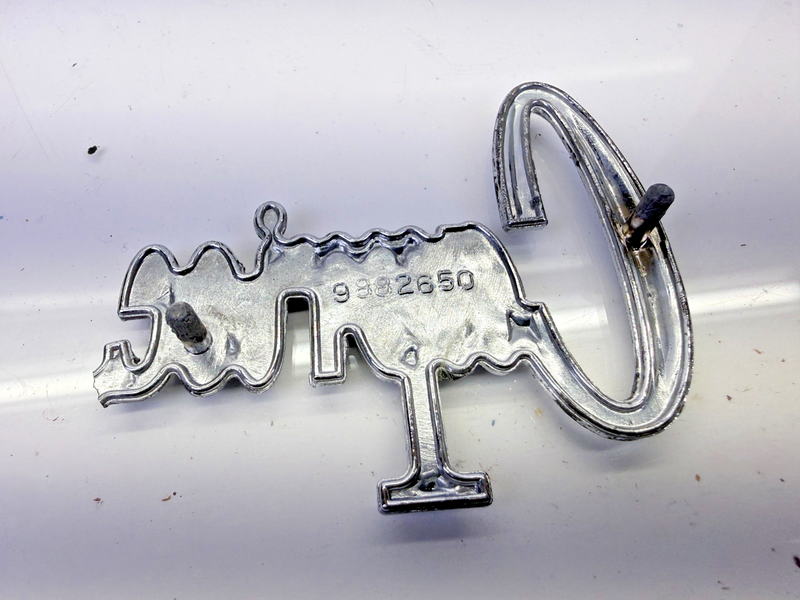 OEM Chevrolet Caprice Classic Trunk Emblem GM 1973 - 1976 9882650 E8-86