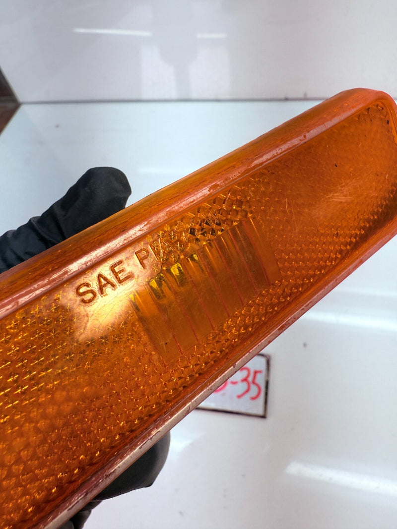 OEM 1974 Dodge Dart Plymouth AMBER FRONT FENDER SIDE MARKER LIGHT B55-36