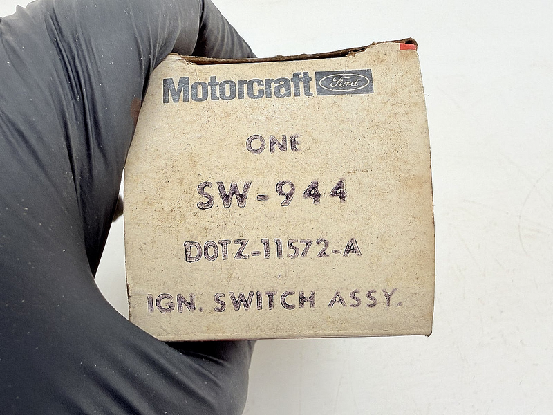NOS 1970 - 1976 FORD F100 F250 F350 IGNITION SWITCH SW-944 D0TZ-11572-A C77-6