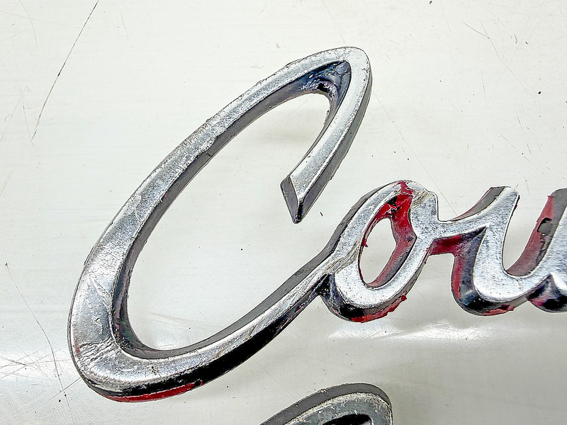 OEM 1969 1970 MERCURY COUGAR SCRIPT EMBLEM PAIR E10-41