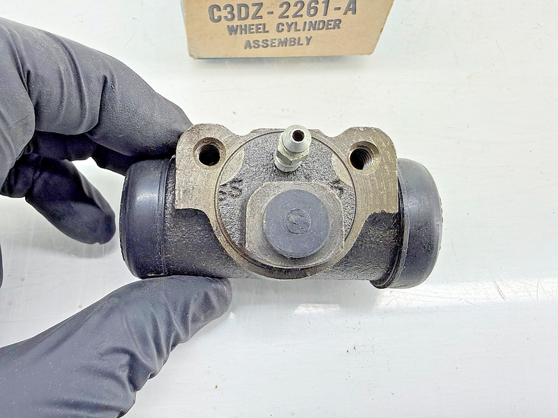 NOS 1960 - 64 FORD FALCON MUSTANG MERCURY COMET REAR BRAKE CYLINDER C3DZ-2261-A