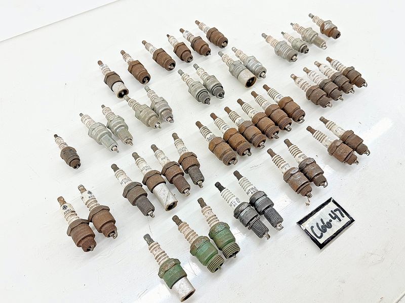 Vintage NOS Lot Autolite Champion Spark Plugs AR51 BF82 ARL82 AG52 AR80 H12Y C66