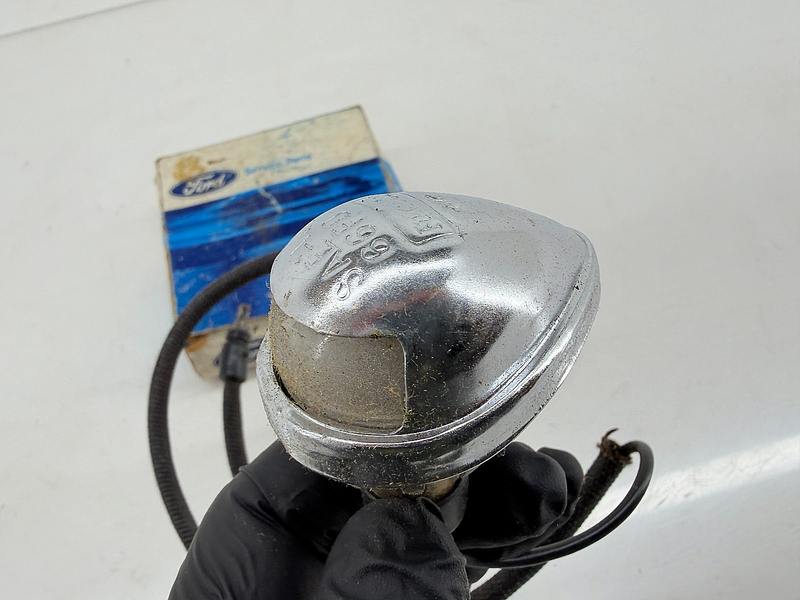 NOS 1966 1968 Ford Galaxie Custom LTD License Plate Light Assembly SAEL66FD C68