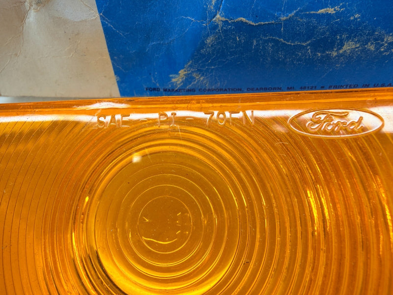 NOS 1971 - 1972 FORD MAVERICK LENS PARKING LAMP RH D1DZ-13208-A C60-34