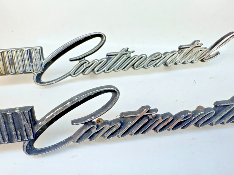 OEM 1975 -1979 LINCOLN CONTINENTAL PAIR HEADLIGHT DOOR EMBLEM D5VB13B124 B32-218