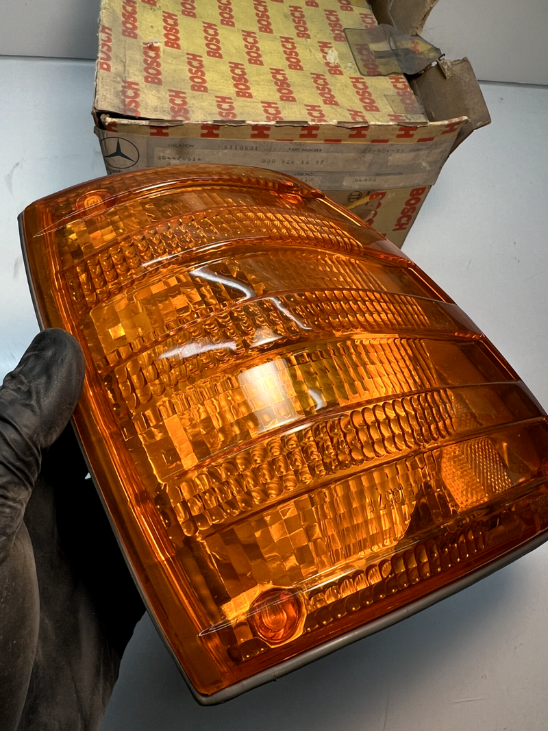 NOS 1973 1980 Mercedes W116 280SE 450SEL RIGHT TURN PARKING TAIL LIGHT C3-7