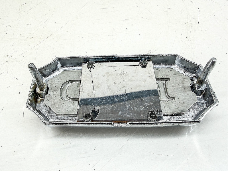 Vintage 1969 1970 FORD LTD GOLD LETTER BADGE ROOF SAIL PANEL EMBLEM E10-34