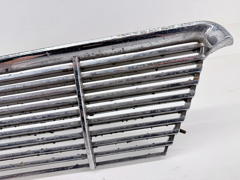 OEM 1961 Pontiac Left Grille Catalina Super Duty Bonneville GM 538535 B43-60