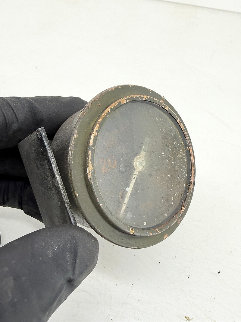 OEM 1940's Ford GPW Jeep Willys MB M38 Oil Pressure Gauge 0-80 PSI WWII C67-113