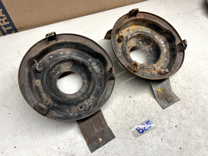 1960 GM Impala BelAir Biscayne Headlight Bucket Mounting Bracket El Camino B25-4