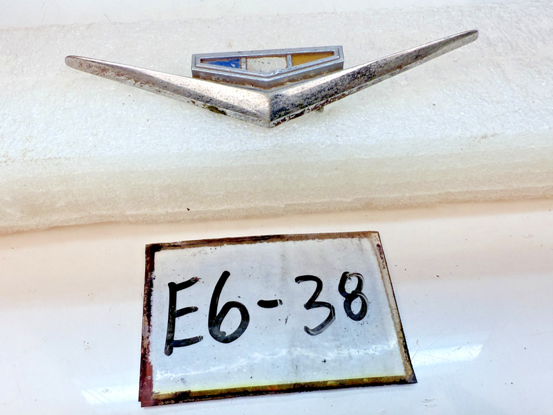 OEM 1962 1963 1964 Chevrolet IMPALA Chrome V Fender Emblem 3791999 E6-38