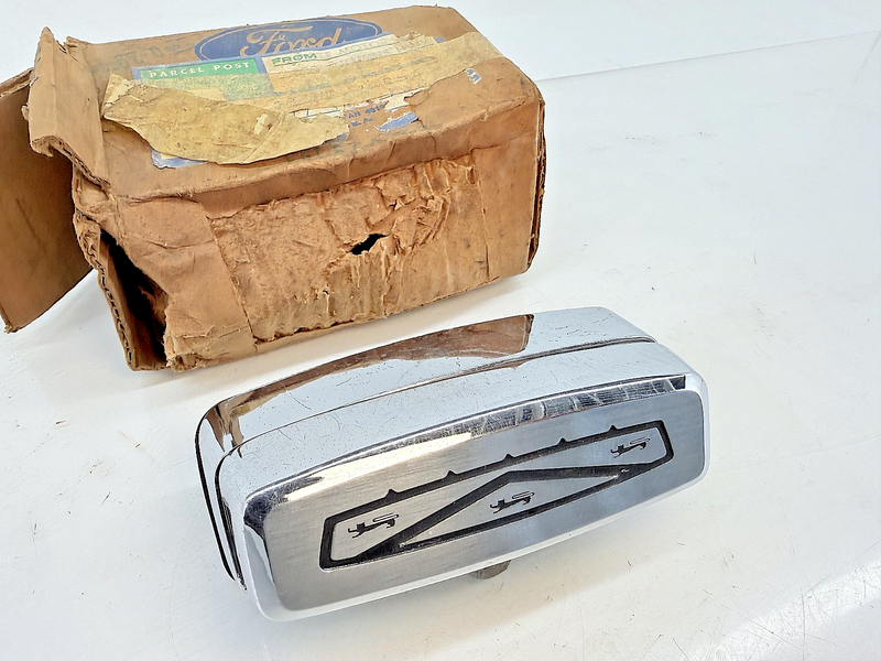 NOS 1969 - 1972 Ford Wagon Tailgate Window Crank Handle C9AB-7144042-A C52-17