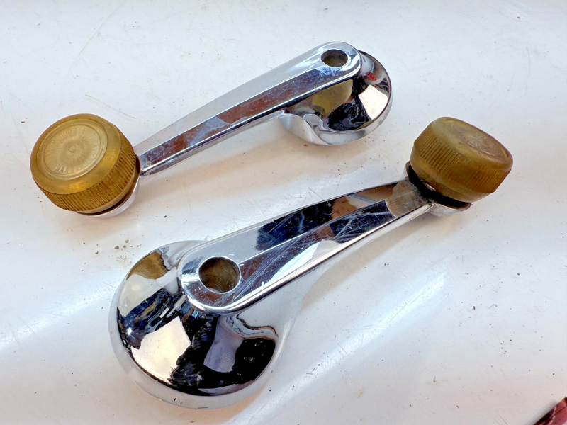 1974 - 1993 Ford Mustang PAIR Interior Window Crank HANDLE D6DB-6623348-A B79-20