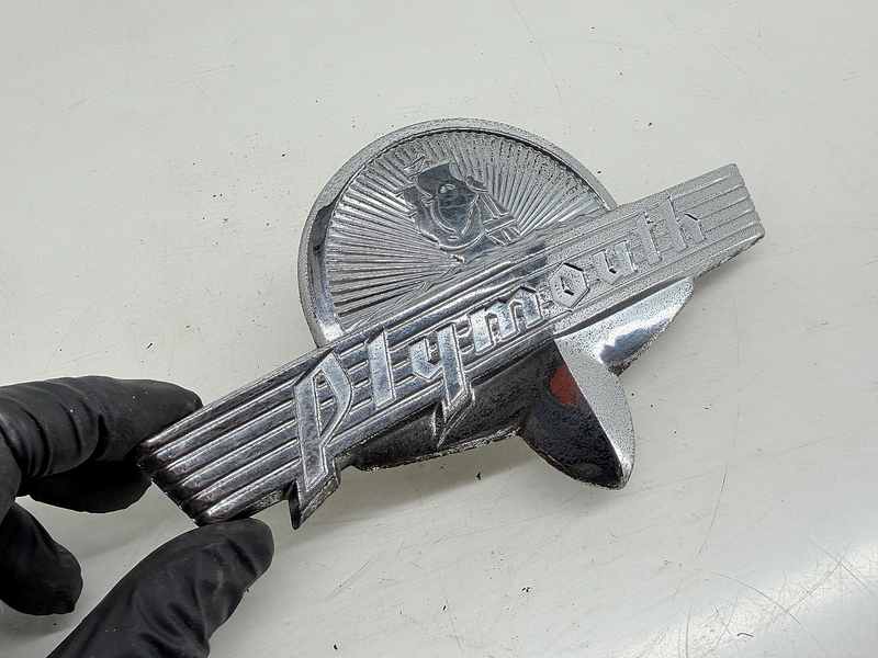 Original 1941 PLYMOUTH CAR TRUNK EMBLEM W/ BOAT PATINA MOPAR COUPE SEDAN C69-42