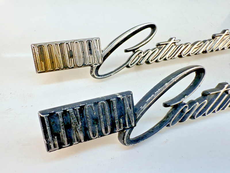OEM 1975 -1979 LINCOLN CONTINENTAL PAIR HEADLIGHT DOOR EMBLEM D5VB13B124 B32-218