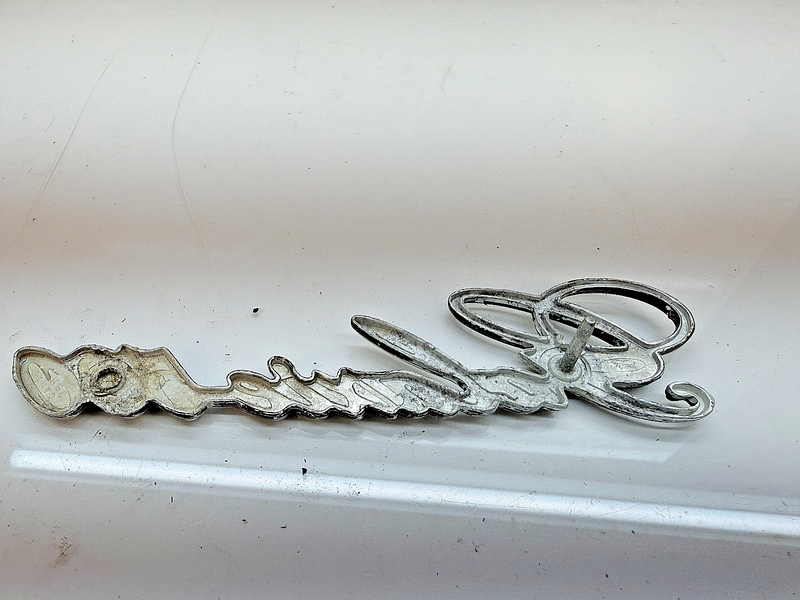 OEM 1972 -1974 Ford Galaxie 500 Emblem Badge Script D2AB-6550398-AA E8-60