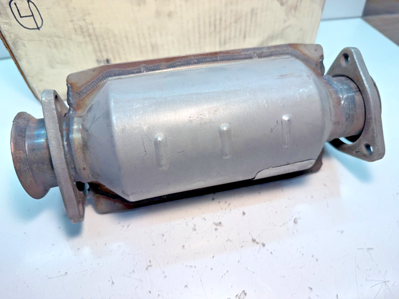NOS PFP 5276 Catalytic Converter C8-4