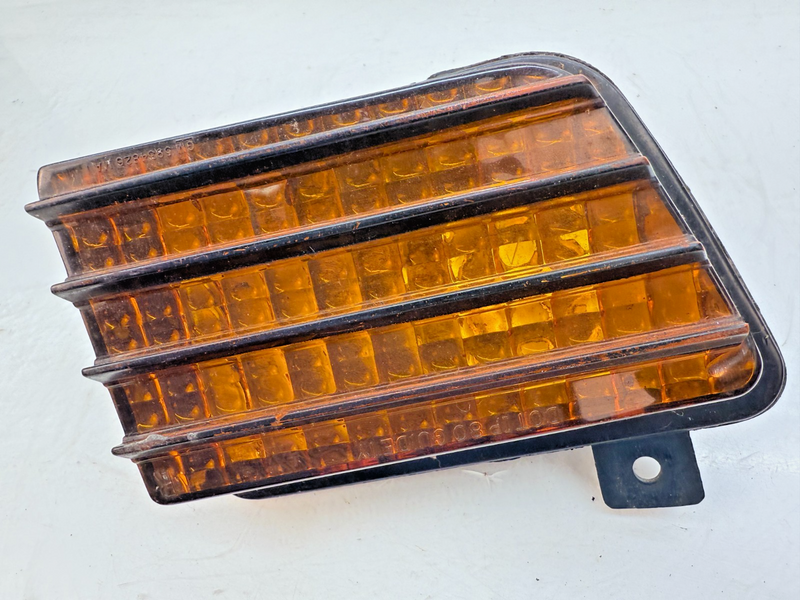 OEM 1980 - 1982 Corvette Parking Light Lamp Lens Assembly RH 5934756 1981 B81-40