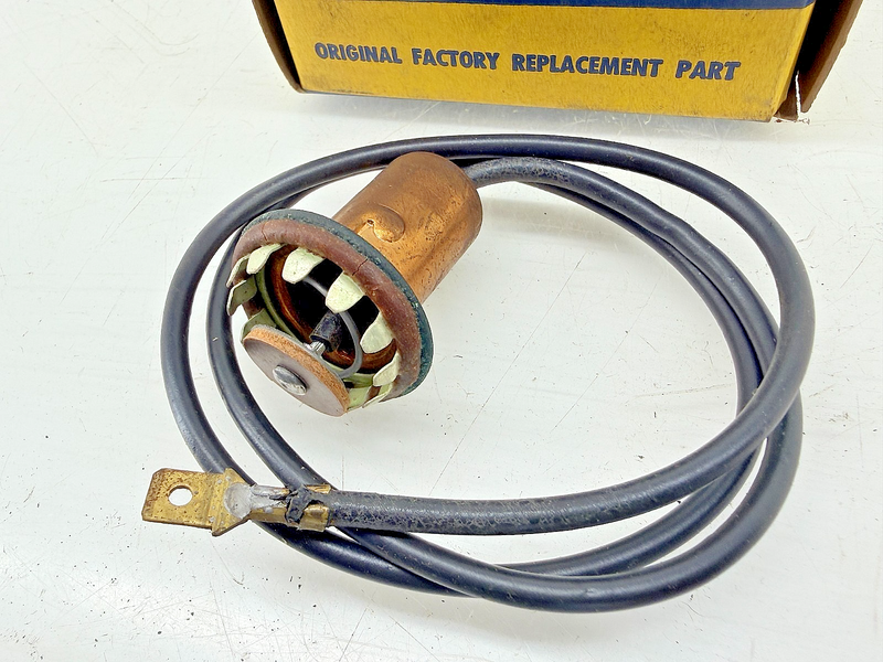 NOS 1958 - 1968 Chevrolet BelAir Impala License Plate Lamp Socket 5946129 C71-65