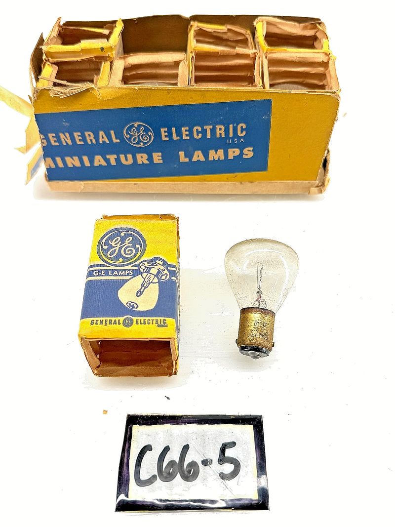 (8) VINTAGE NOS GE AUTOMOTIVE LIGHT BULBS # 1196 C66-5
