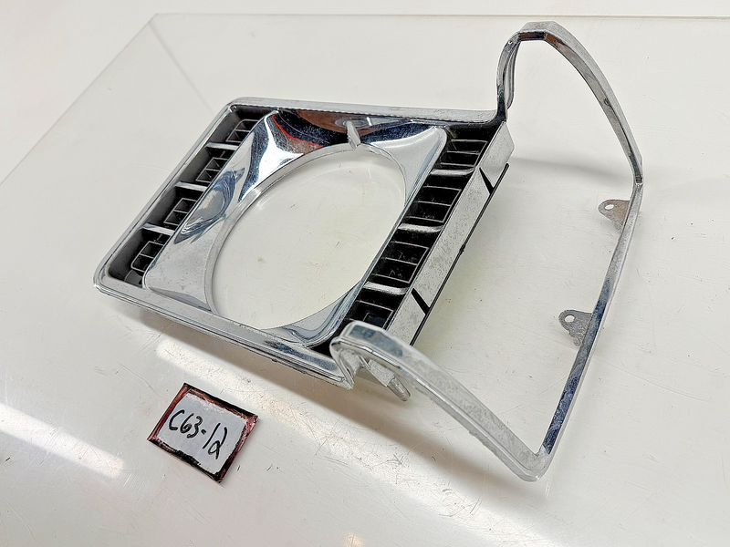 NOS 1975 1976 1977 Ford Grenada Headlamp Bezel D6DB-13064-AC LH C63-12
