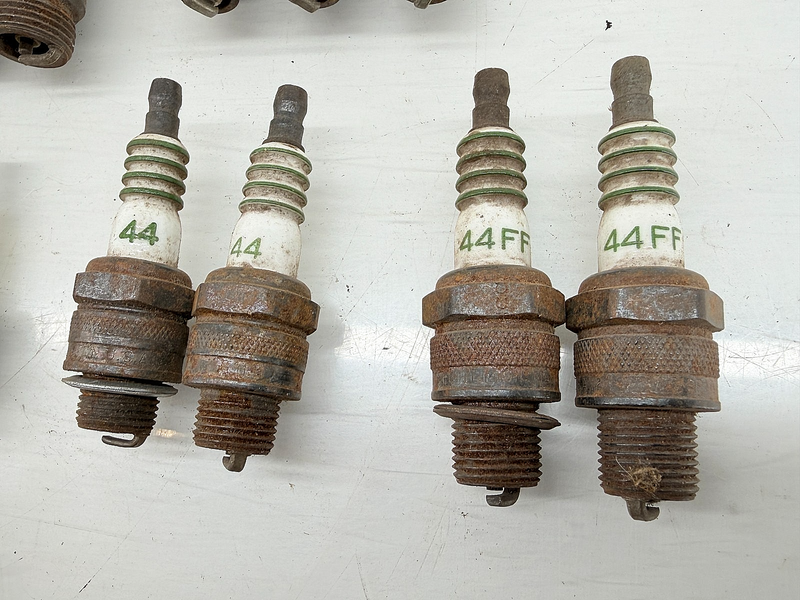 Vintage NOS AC Spark Plug Lot 45L 47L 104 44N 46S 43L 85T 44FF 44FFS M-8 C66-48