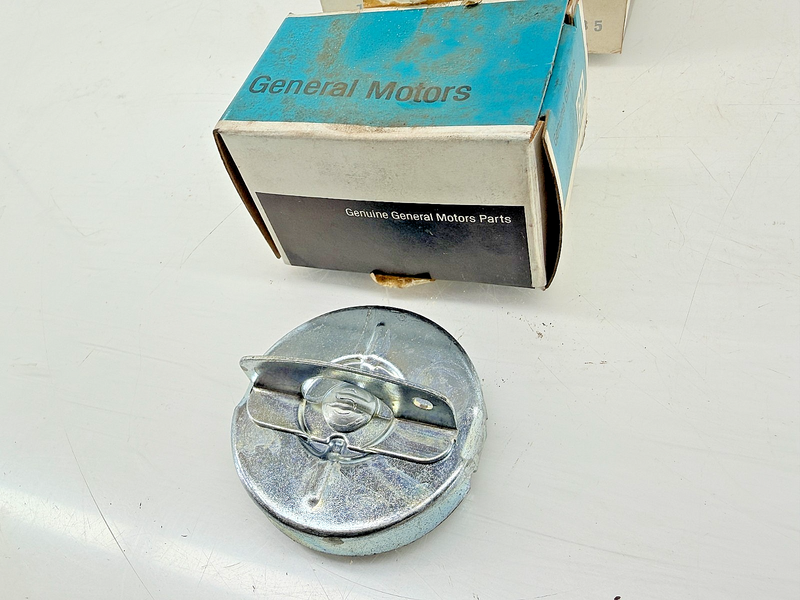 (1) NOS 1953 - 1957 Chevrolet Bel Air 210 150 Pontiac Gas Cap 3739235 C75-26