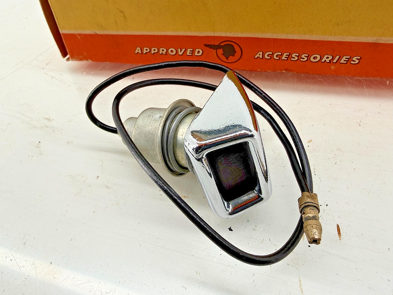 NOS 1964 1965 Pontiac Accessory Dash Reverse Indicator Lamp GM 984277 C62-21