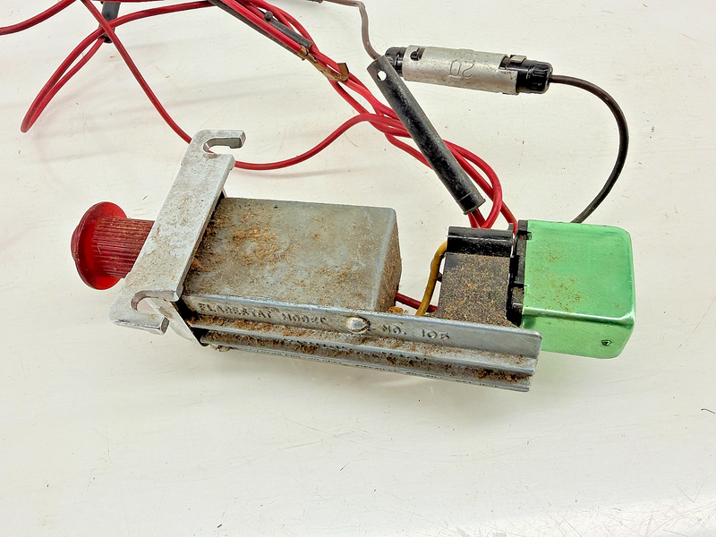 1966 C10 Signal-Stat Flarestat 105 12 Volt Hazard 4 Way Flasher Switch C57-60