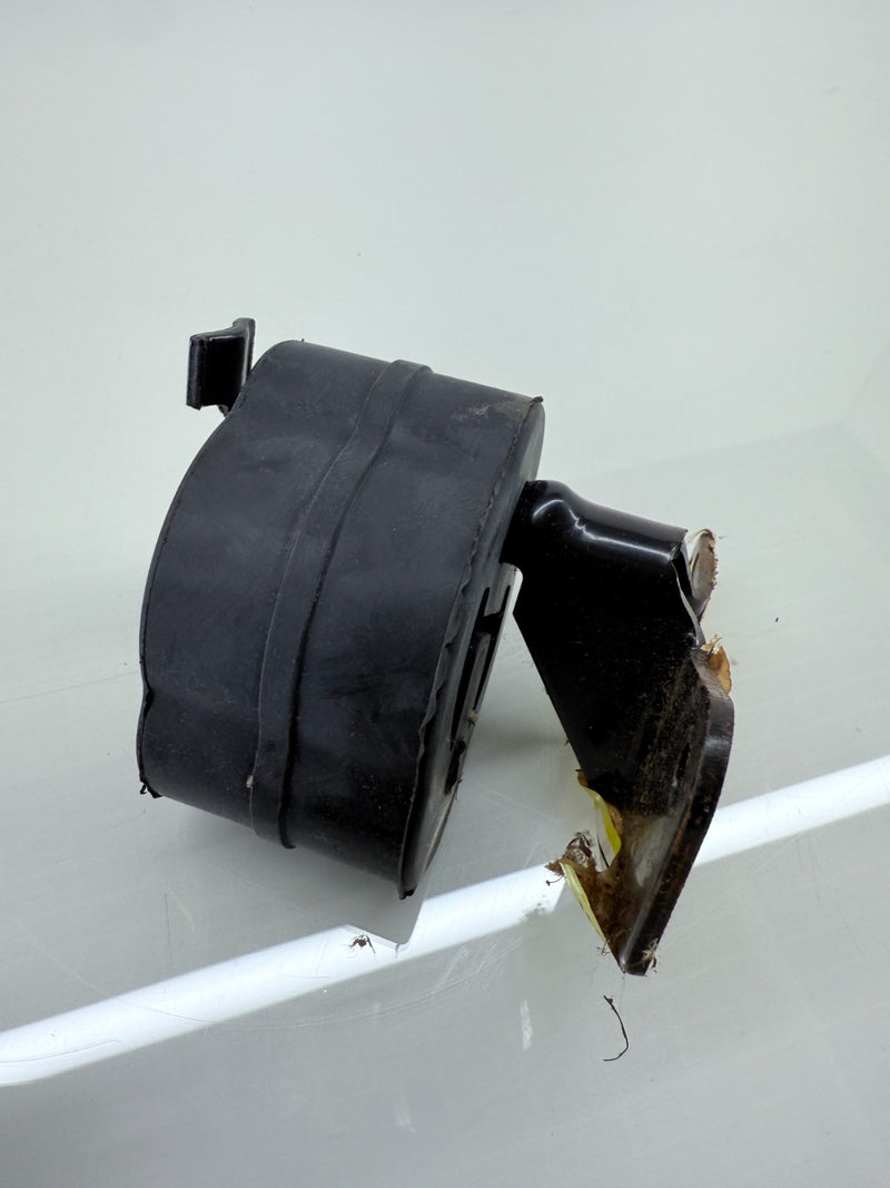 OEM GM 1995-2005 Chevy Pontiac Cavalier Sunfire Exhaust Bracket 22600549 C30-25
