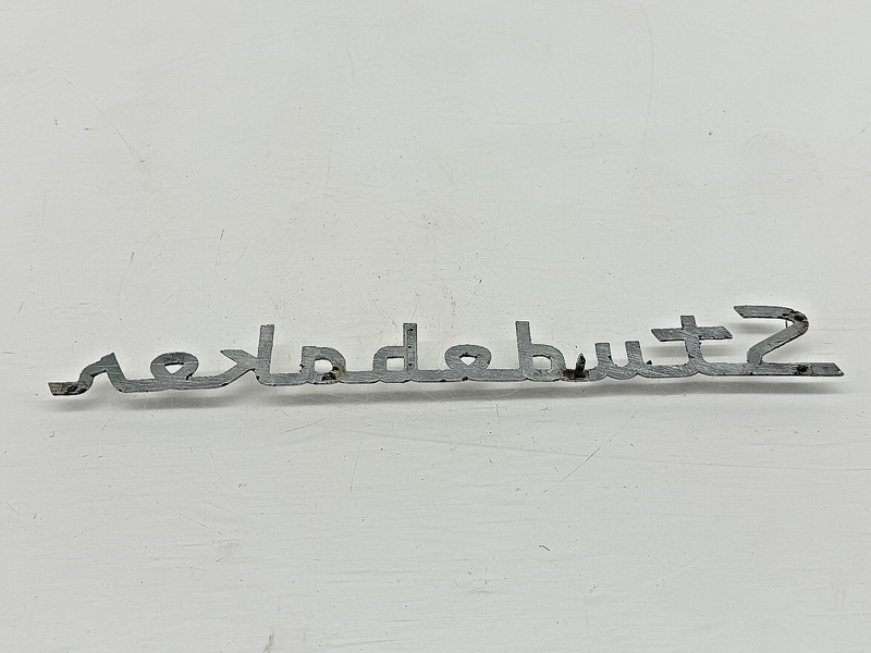 OEM 1956 - 1963 Studebaker Dry Desert Emblem Script Trunk Lid 1314300 E9-79