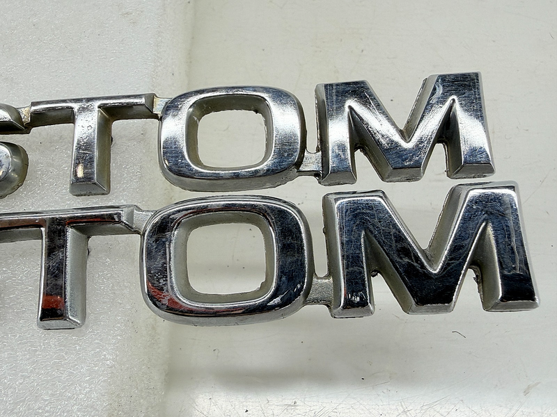 OEM 1980 - 1986 Ford F150 F250 F350 Custom Emblem E0TB-16B114-CC E9-105